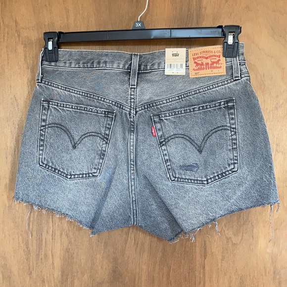 Offer $35 Levi’s distressed high rise 501 jean cotton denim short cutoff vibe 31 - Picture 10 of 15